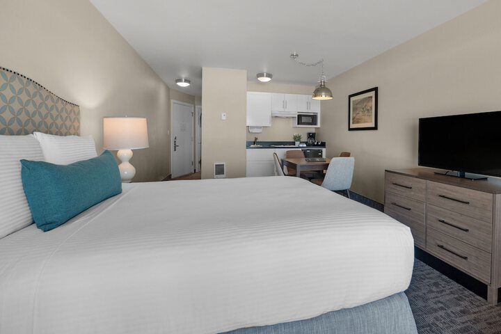 Room 4 of 40