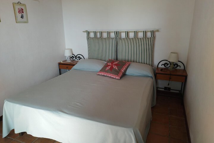 Room 10 of 28