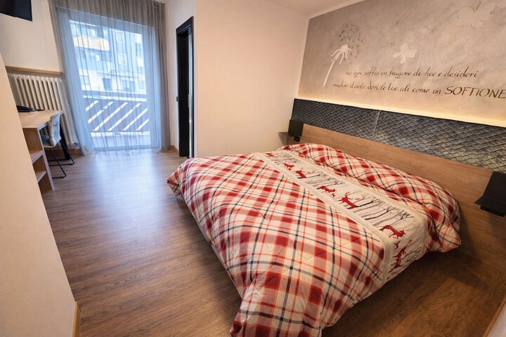 Room 44 of 117