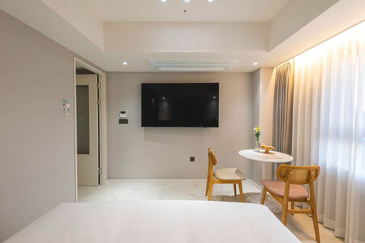 Room 7 of 71