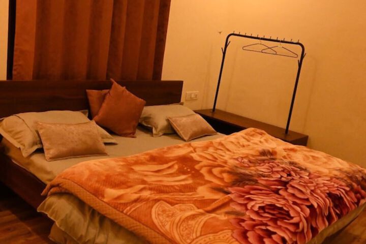 Room 3 of 23