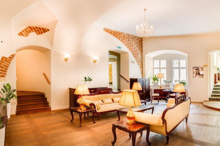 Guest Lobby