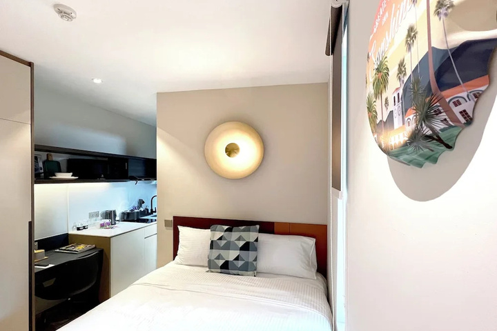 Room 3 of 18