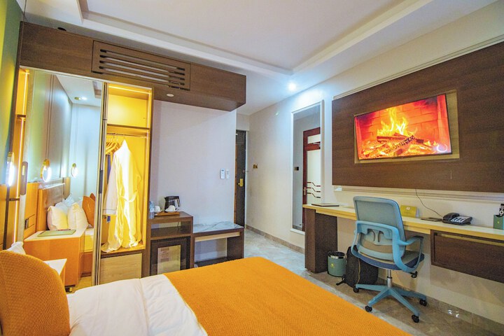 Room 28 of 139