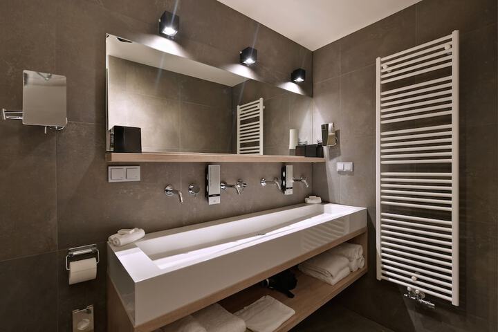 Room 47 of 74