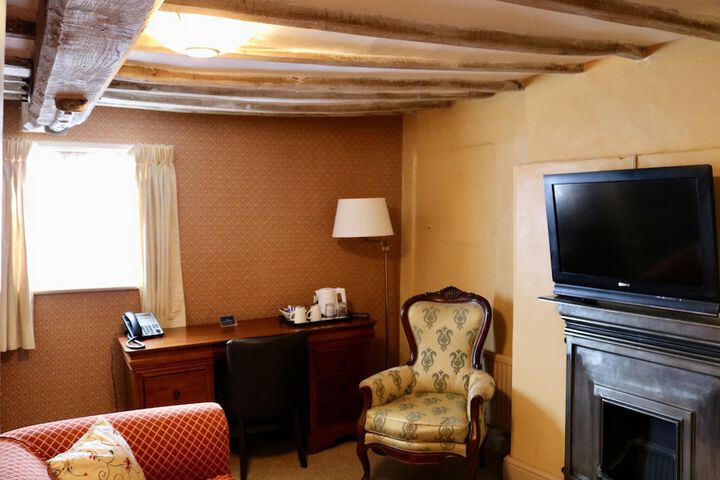 Room 7 of 32
