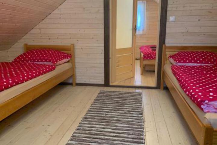 Room 3 of 27