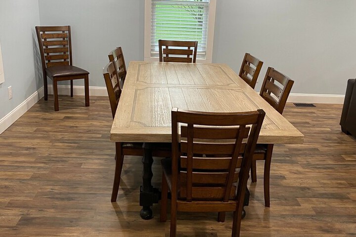 Dining 10 of 18