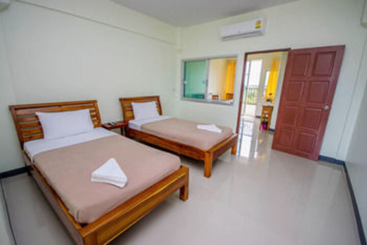 Room 7 of 48