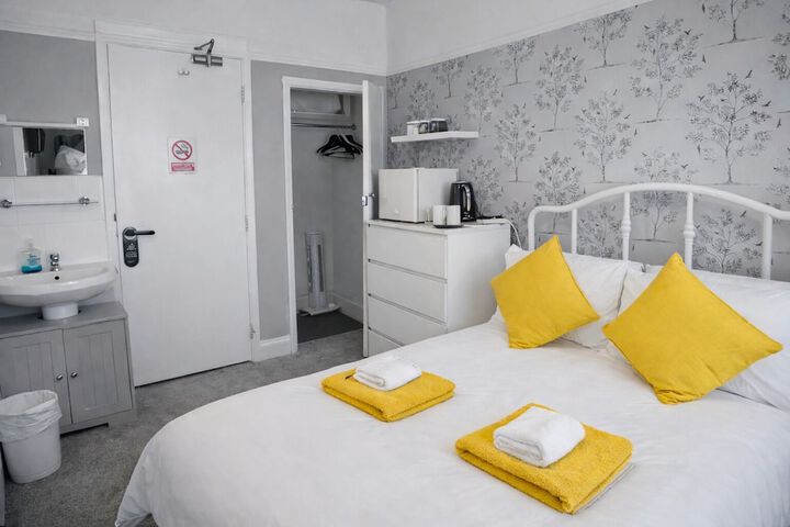 Room 27 of 51