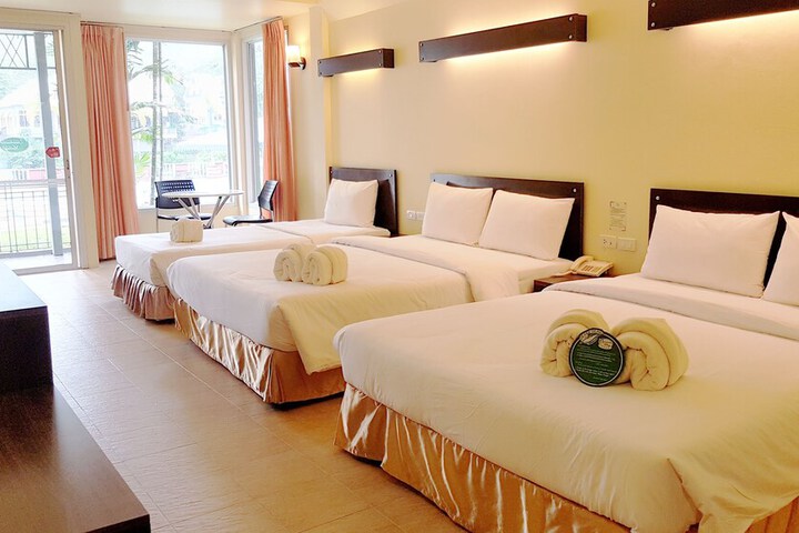 Room 52 of 194