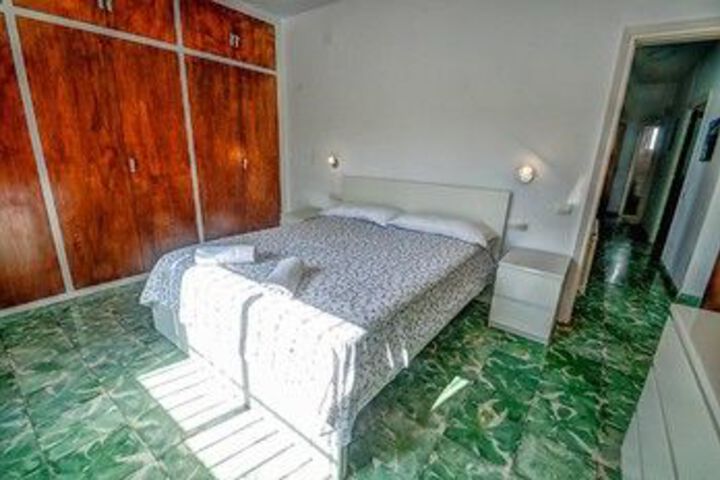 Room 4 of 26