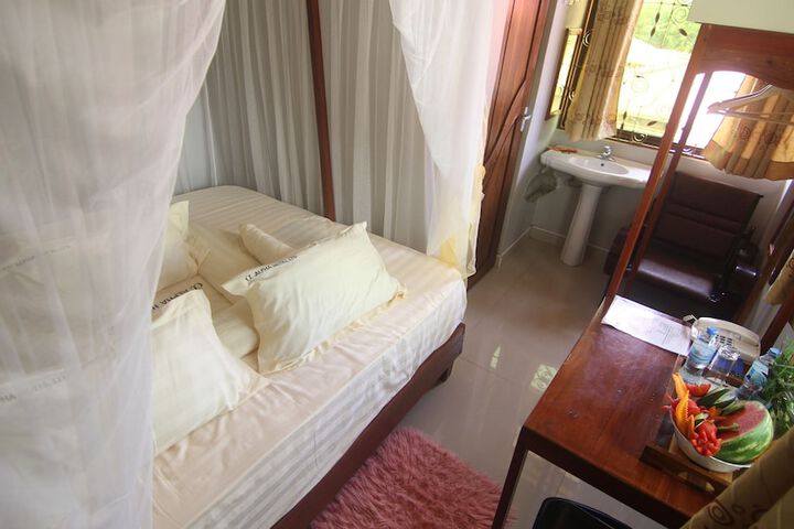 Room 1 of 3