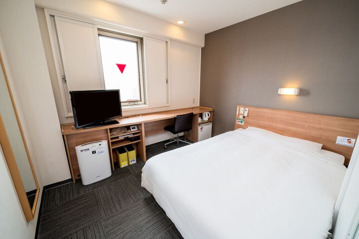 Room 13 of 27