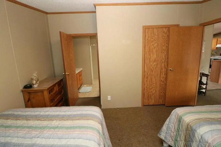Room 5 of 13