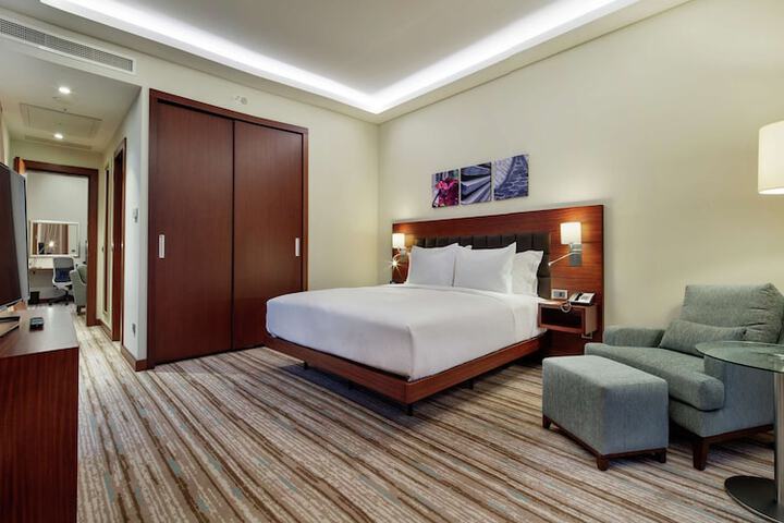 Room 13 of 35