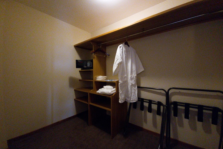 Room 32 of 125