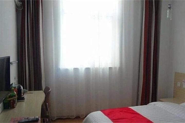 Room 6 of 11