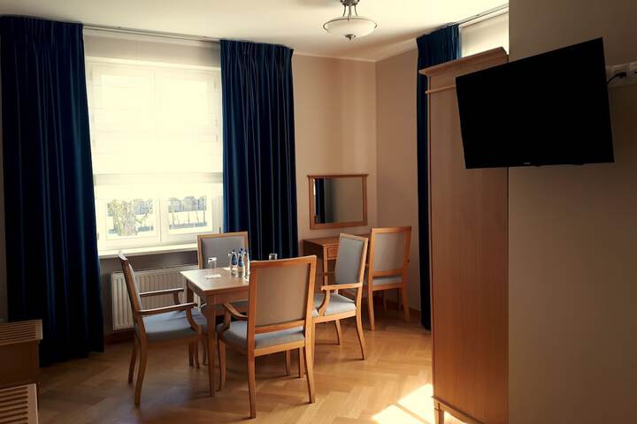Room 18 of 46