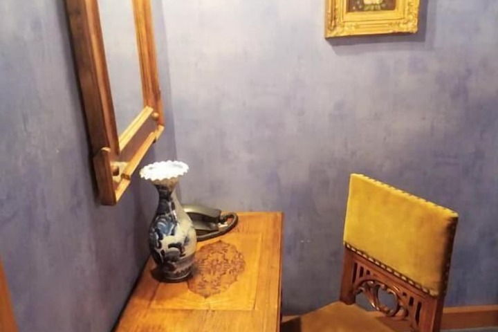 Room 25 of 42