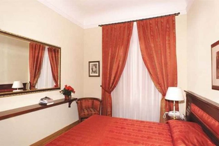 Room 13 of 40