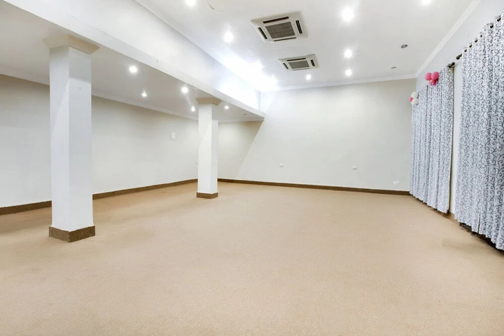 Room 12 of 15