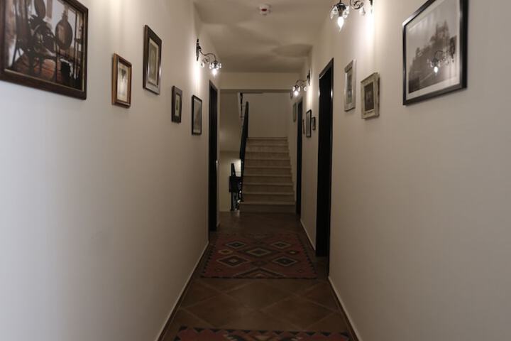 Ballroom/Hall 24 of 27