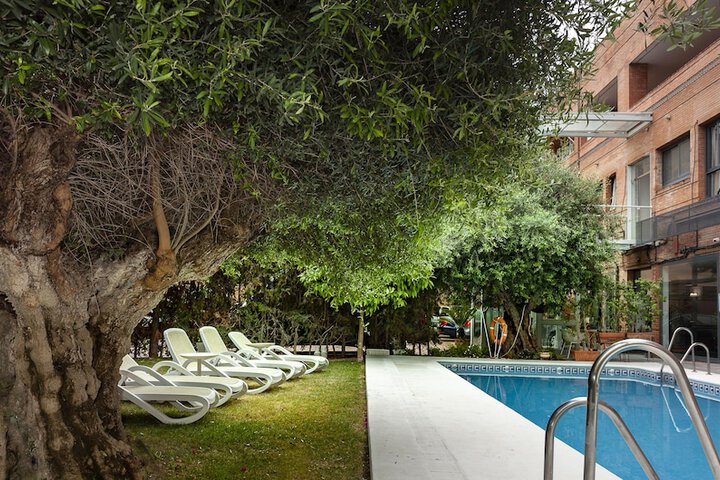 Hotel Pool
