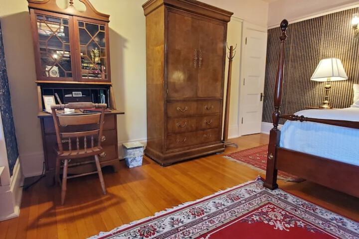 Room 21 of 80
