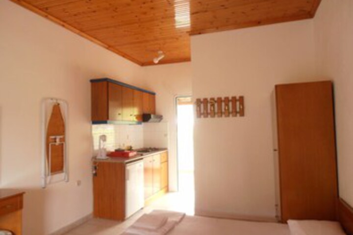 Room 52 of 85