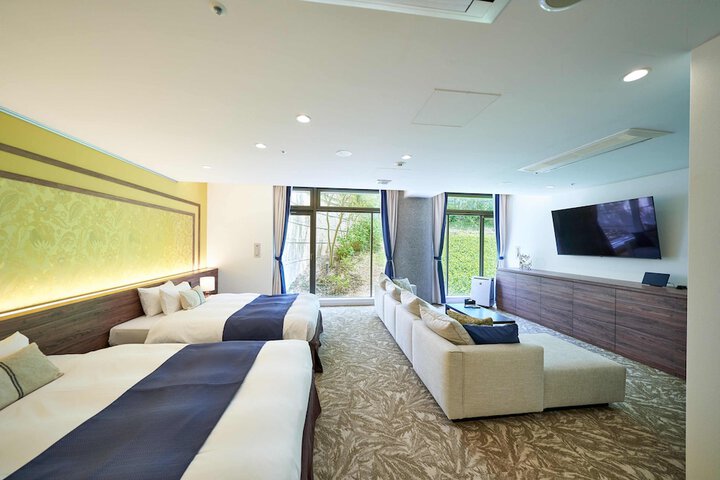 Room 7 of 74