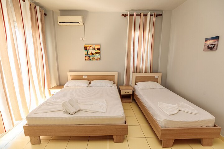 Room 11 of 40