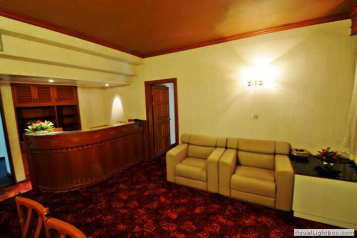 Room 10 of 40