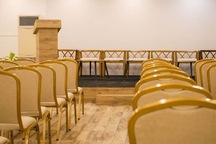 Ballroom/Hall 185 of 209