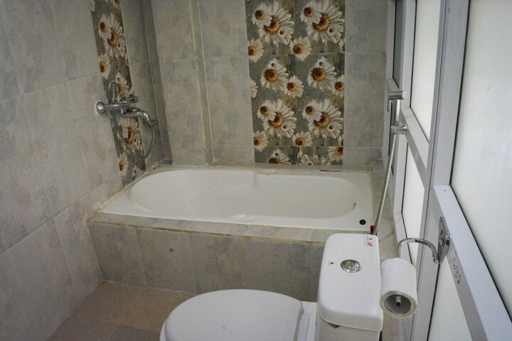 Room 10 of 22