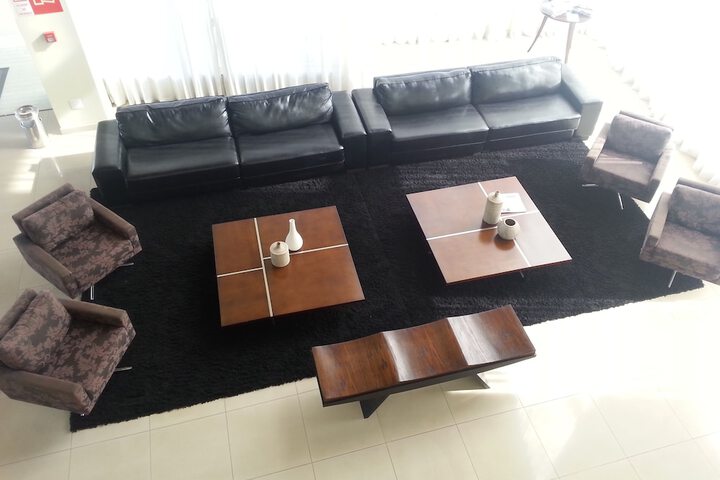 Lounge 47 of 78