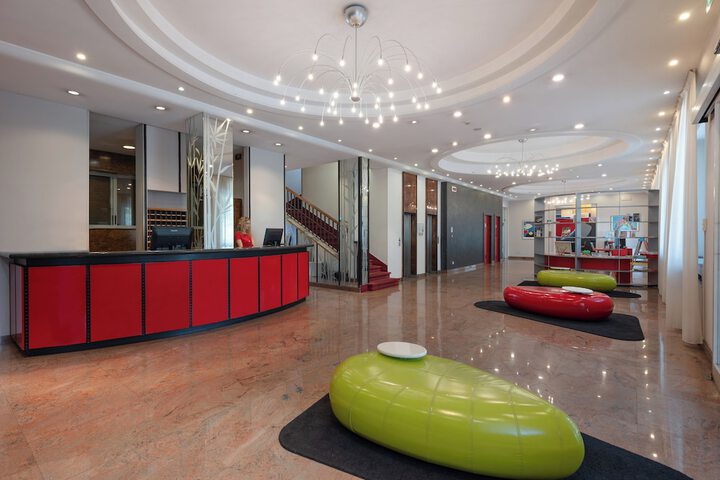 Guest Lobby
