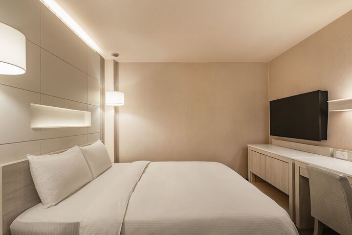 Room 18 of 38