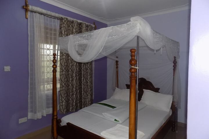 Room 13 of 29