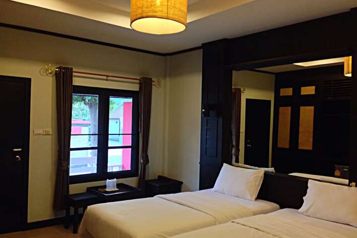 Room 9 of 82