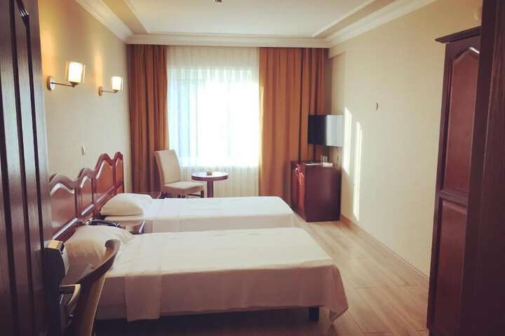 Room 5 of 14