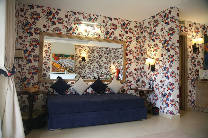 Room 7 of 193