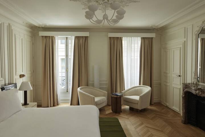 Room 28 of 97
