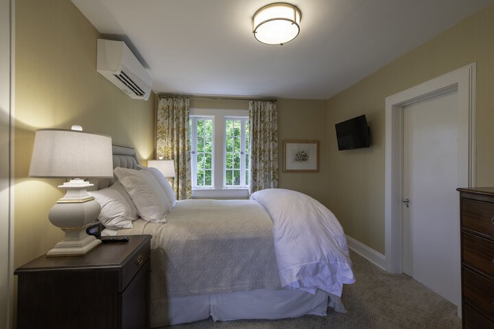 Room 6 of 73