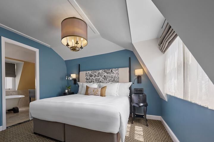 Room 45 of 124