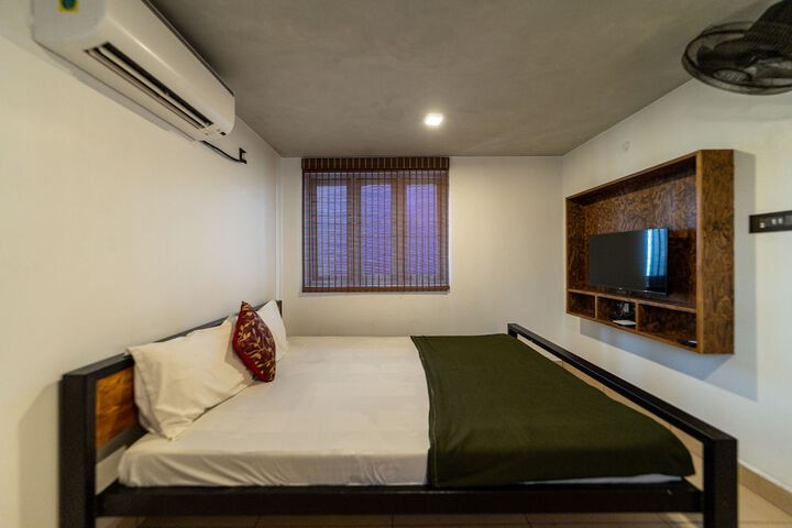 Room 11 of 35
