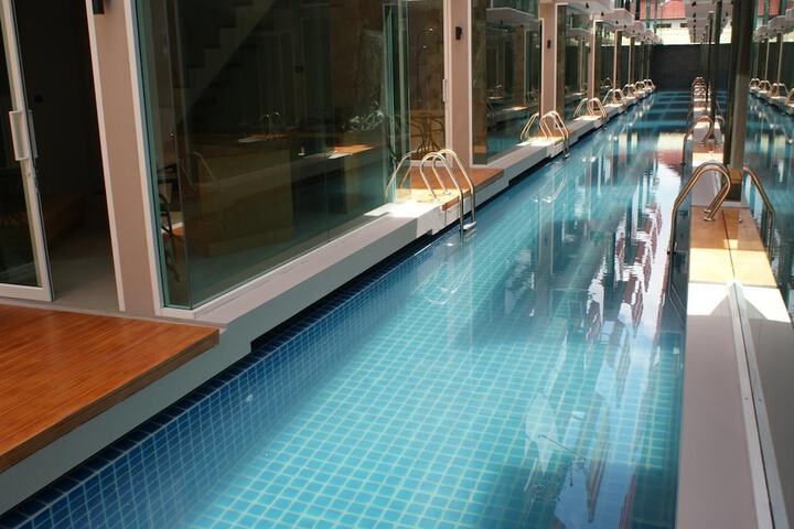 Hotel with Pool