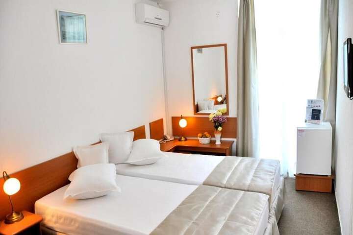 Room 8 of 44