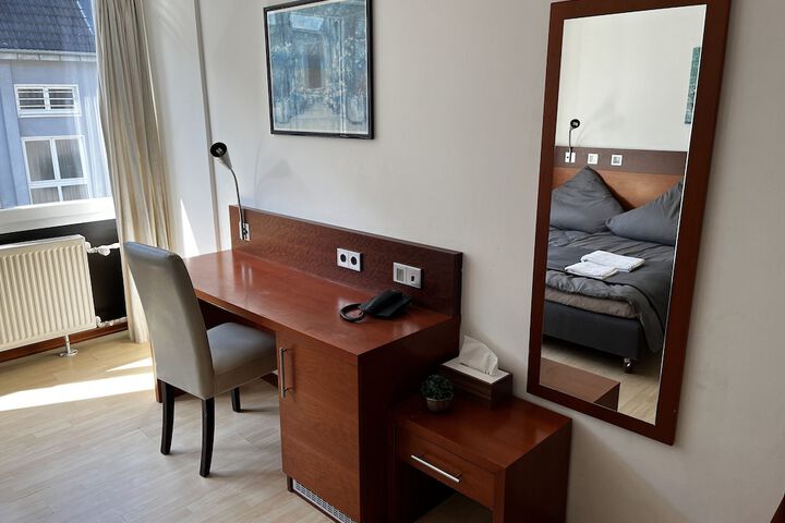 Room 8 of 52