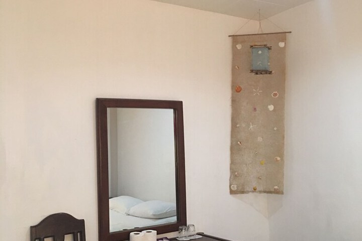 Room 7 of 74